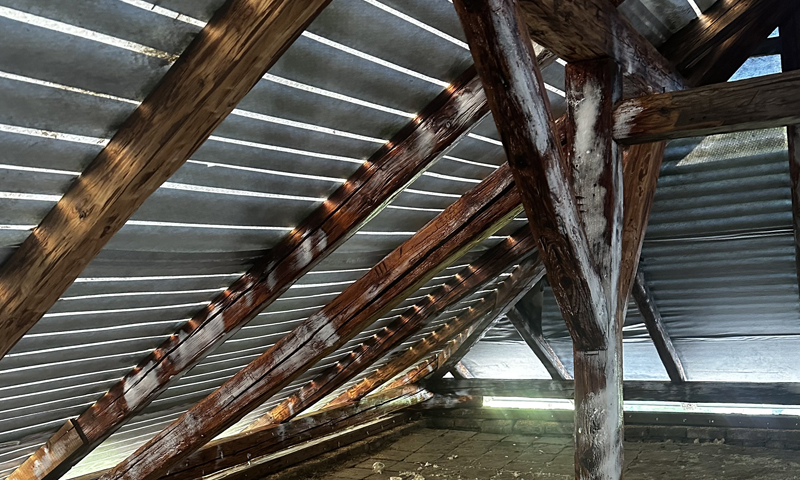 Profesionálna ochrana veľkoplošných krovov poľnohospodárskych stavieb